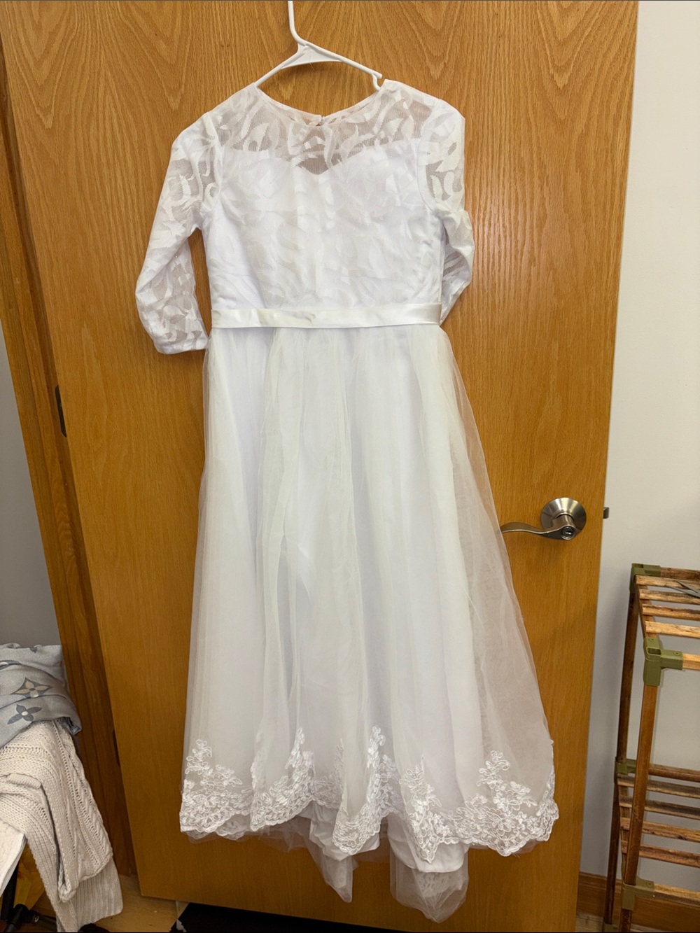 White Lace & Tulle Girls' Dress - Elegant Ceremony Dress